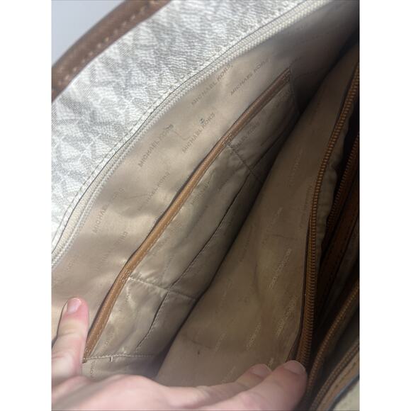 Michael Kors Jet Set Large Snap Pocket Top Zipper Tote No Shoulder Strap - Used - Picture 7 of 9